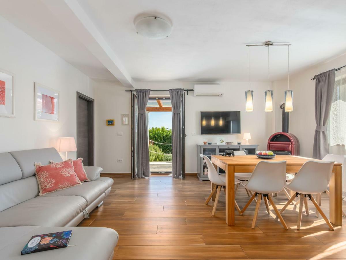 Holiday Home Villa Joy By Interhome Novigrad Istria Exteriör bild