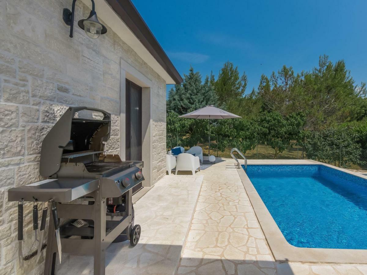 Holiday Home Villa Joy By Interhome Novigrad Istria Exteriör bild