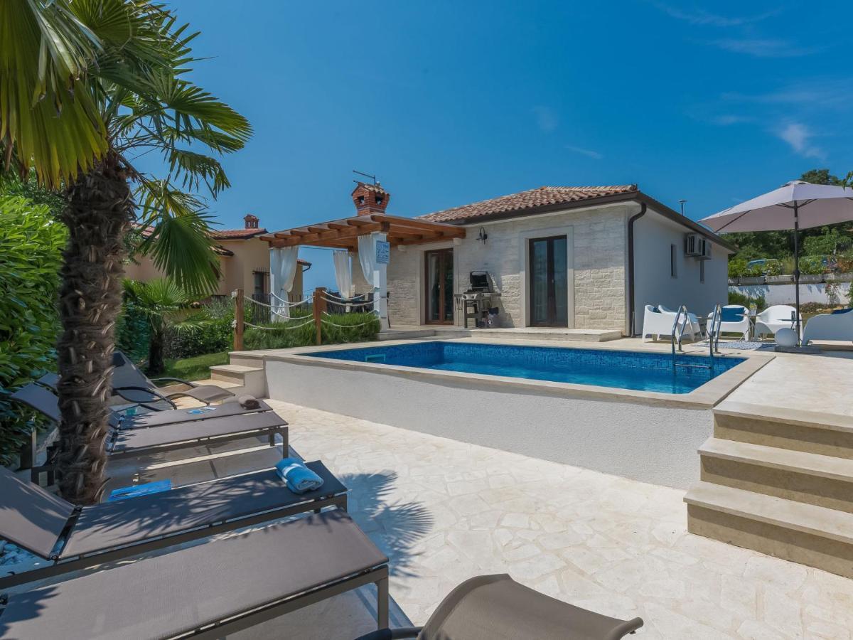 Holiday Home Villa Joy By Interhome Novigrad Istria Exteriör bild