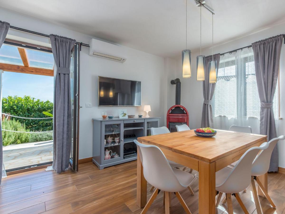 Holiday Home Villa Joy By Interhome Novigrad Istria Exteriör bild